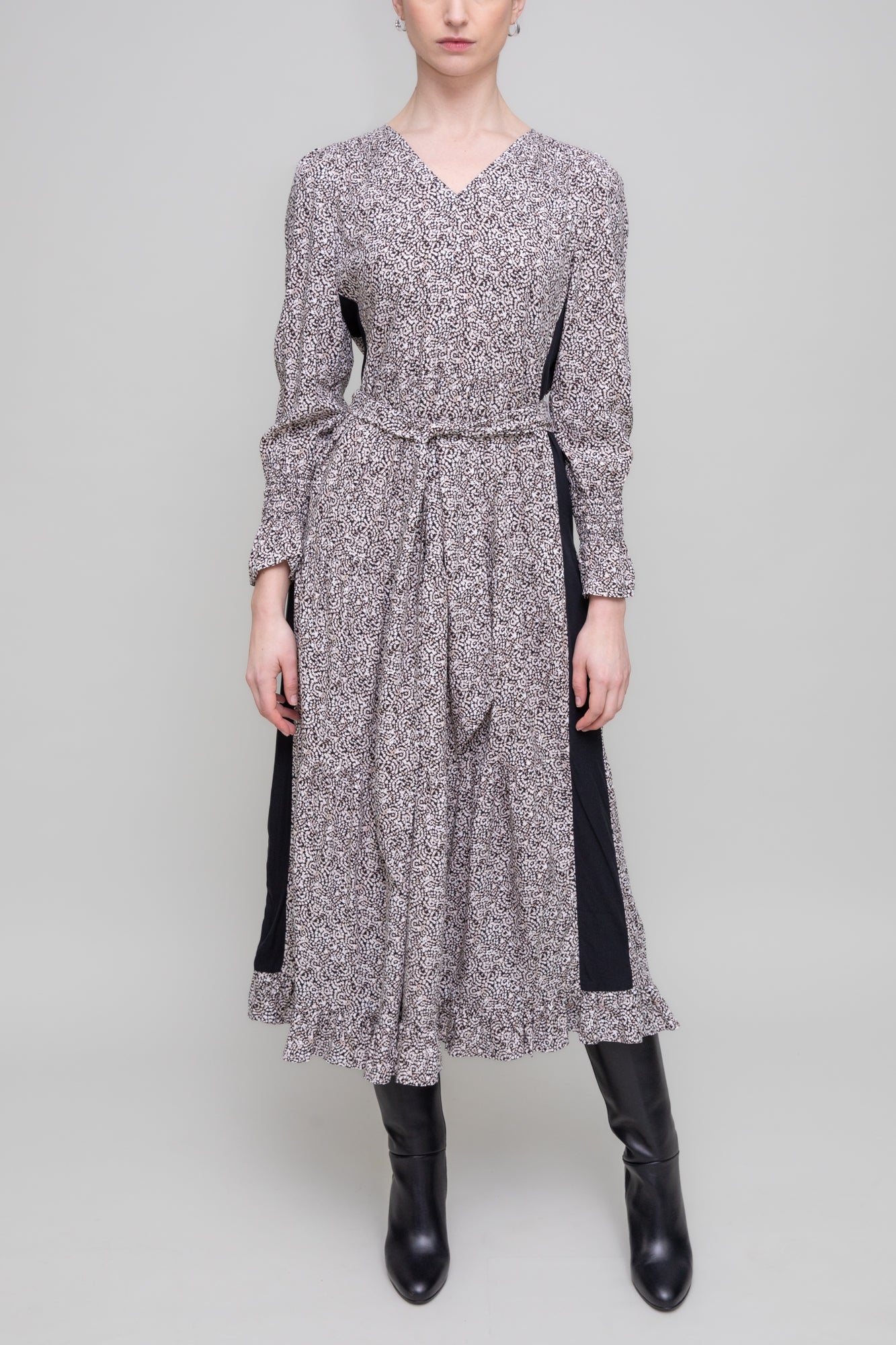 Abstract print with contrast stripe day dress
